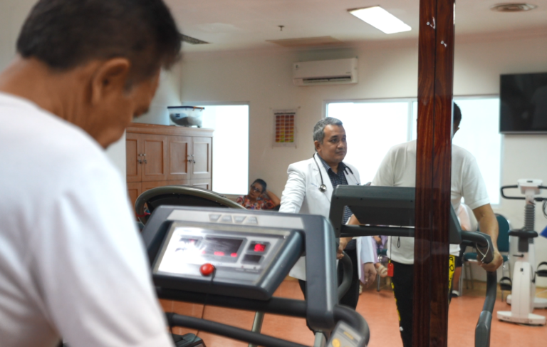 Foto 1 - Layanan rehabilitasi jantung di Pusat Jantung Terpadu (PJT) RS Adam Malik membantu meningkatkan kualitas hidup pasien jantung